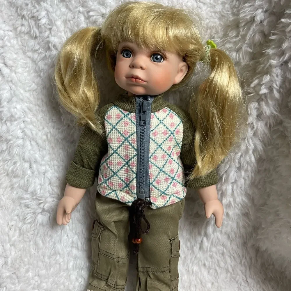 New in Box Duck House Heirloom Porcelain Doll Marlee 16” dress up for ad… - Picture 4 of 11